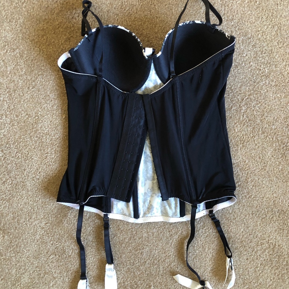 Corset Lingerie w/Garters - 36C - Sexy - Floral - Black & White - Picture 4 of 6